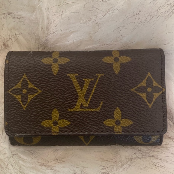 Louis Vuitton Accessories - ✔️LOUIS VUITTON Vintage Monogram Key Holder